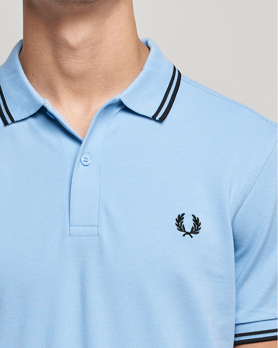 Herre | Pikéer | Fred Perry | Twin Tip Polo Sky Blue Black