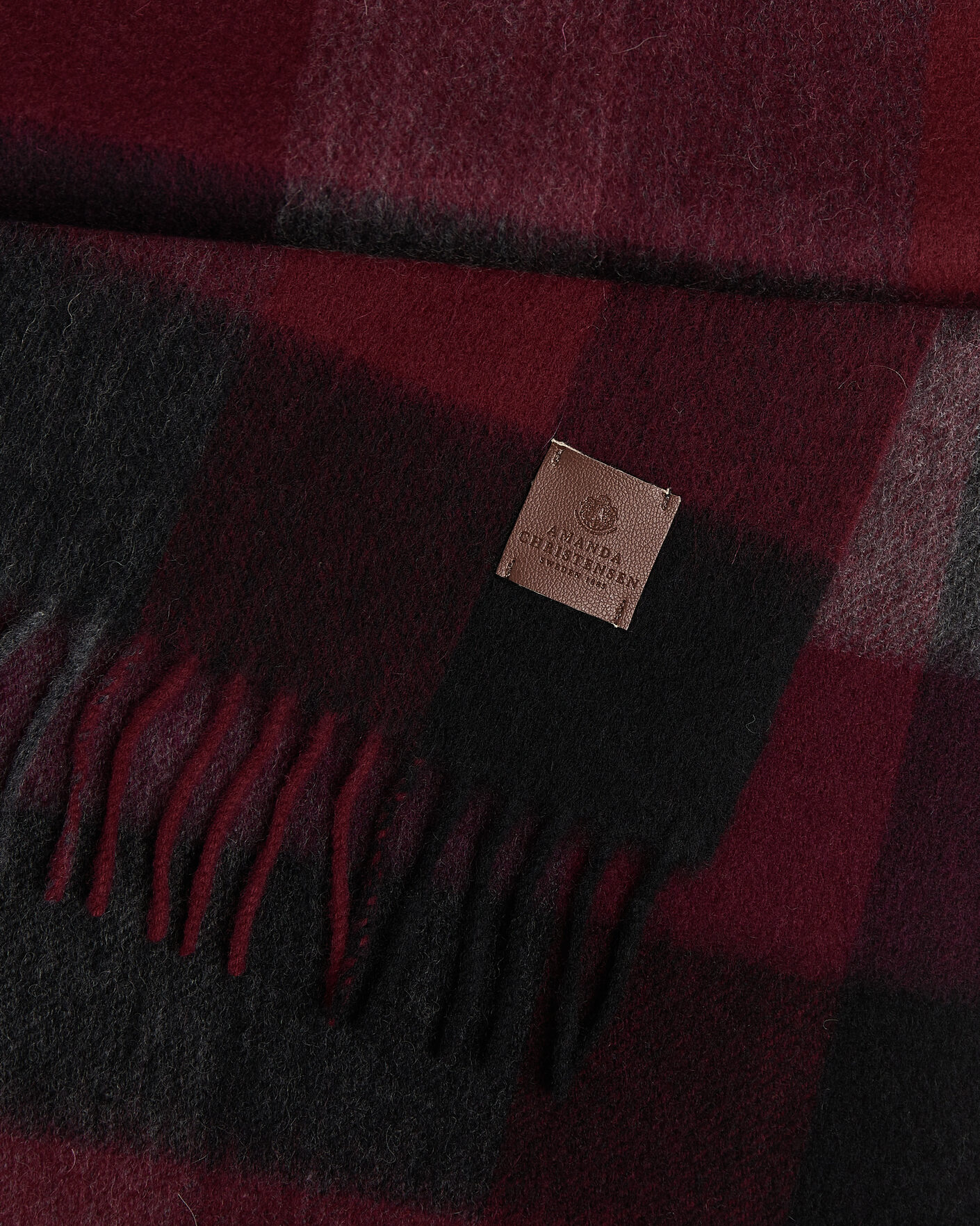 Herre | Skjerf | Amanda Christensen | Amanda ChristensenWool Block Check ScarfWine/Black