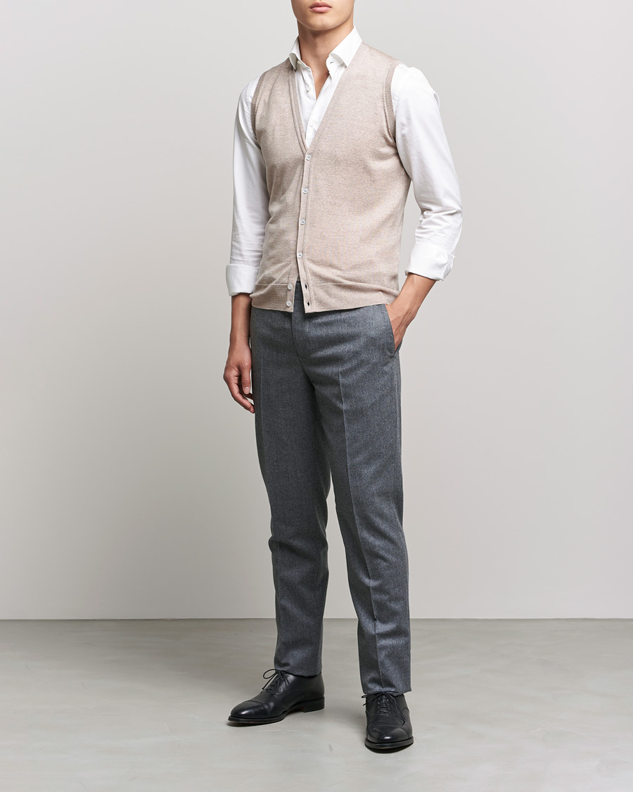 Herre | Gensere | John Smedley | Huntswood Slim Fit Waistcoat Soft Fawn