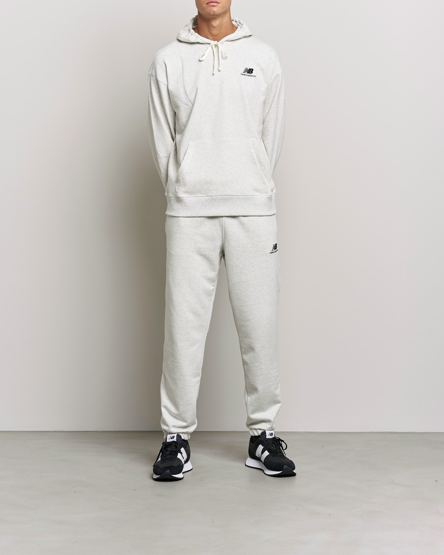Herre | Gensere | New Balance | Essentials Hoodie Sea Salt Heather
