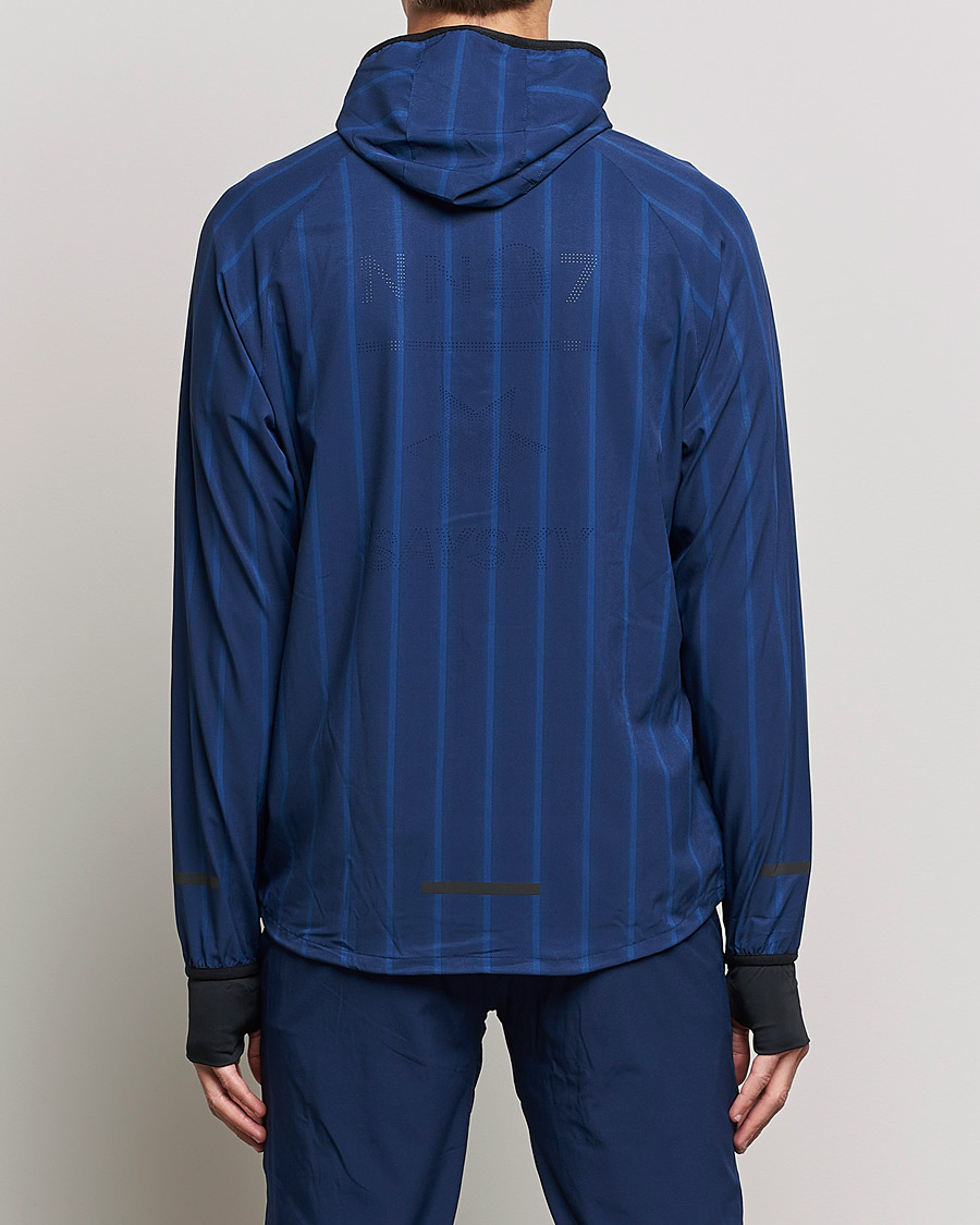 Herre | Gensere | NN07 | Pace Hooded Running Jacket Navy Stripe