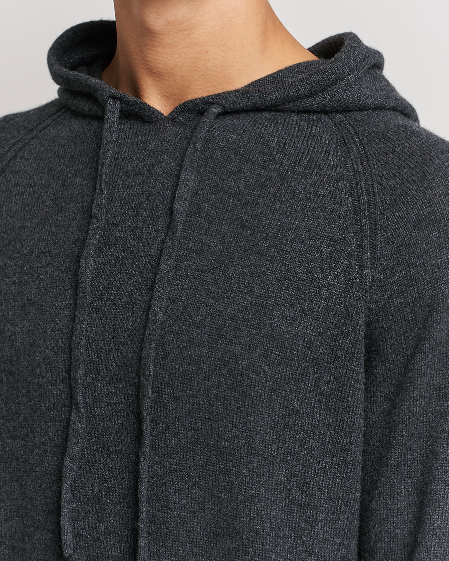 Herre | Gensere | Johnstons of Elgin | Seamless Cashmere Hoodie Carbon