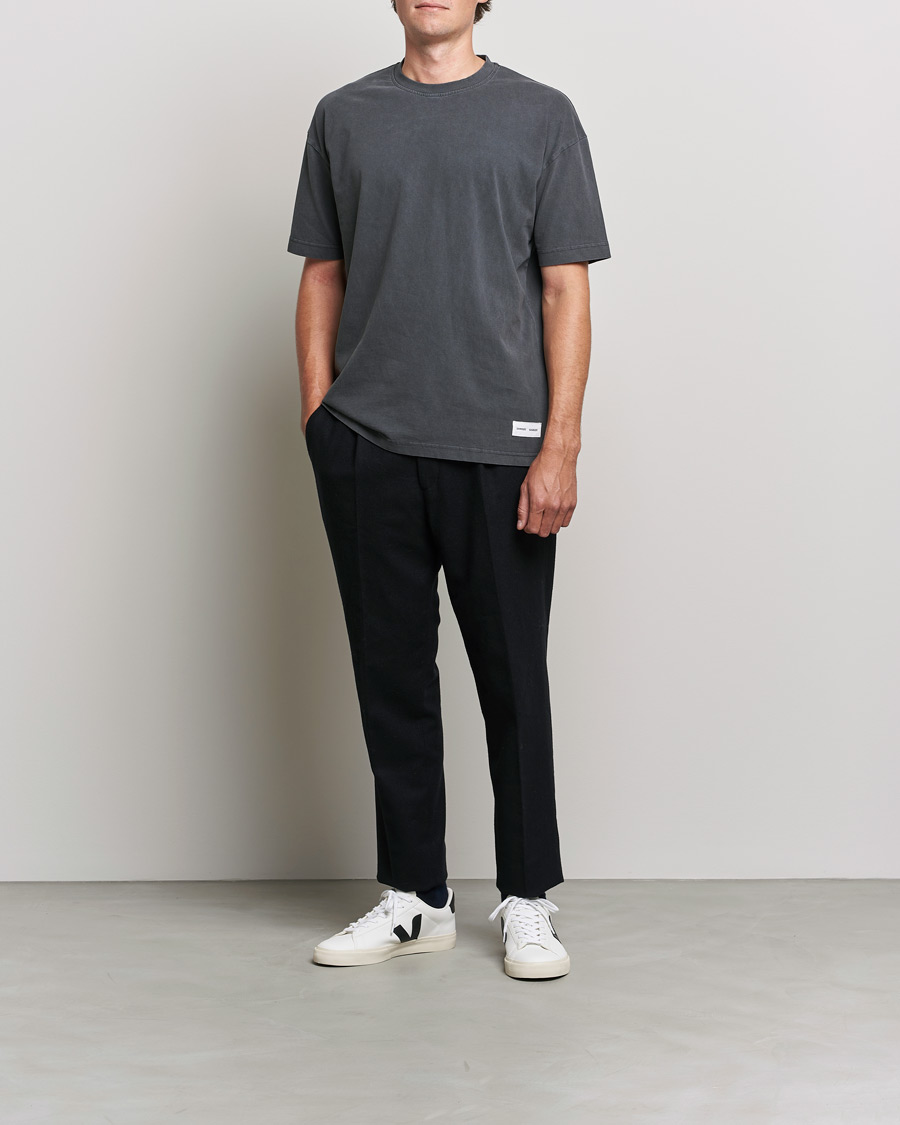 Herre | T-Shirts | Samsøe Samsøe | Samsøe & Samsøe Pigment Organic Cotton T-Shirt Black