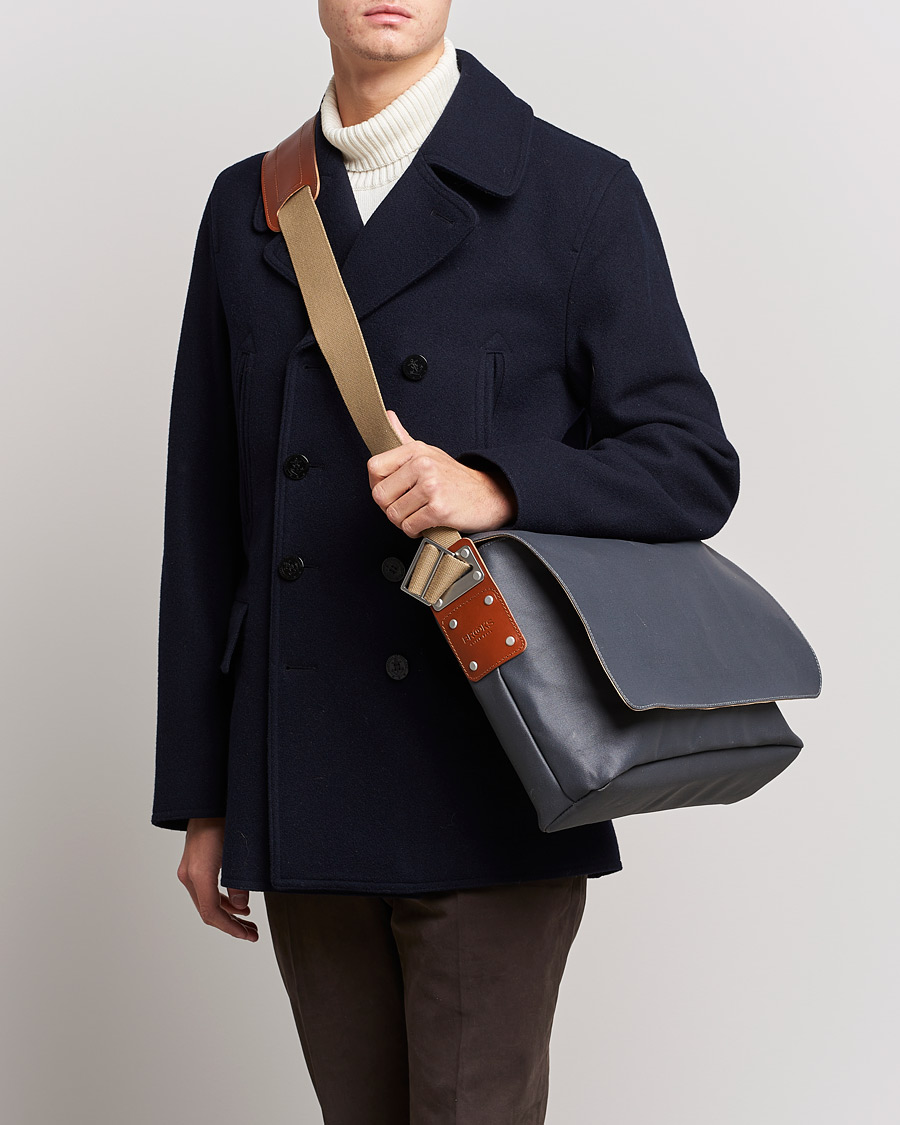 Herre | Vesker | Brooks England | Barbican Cotton Canvas 13L Shoulder Bag Grey