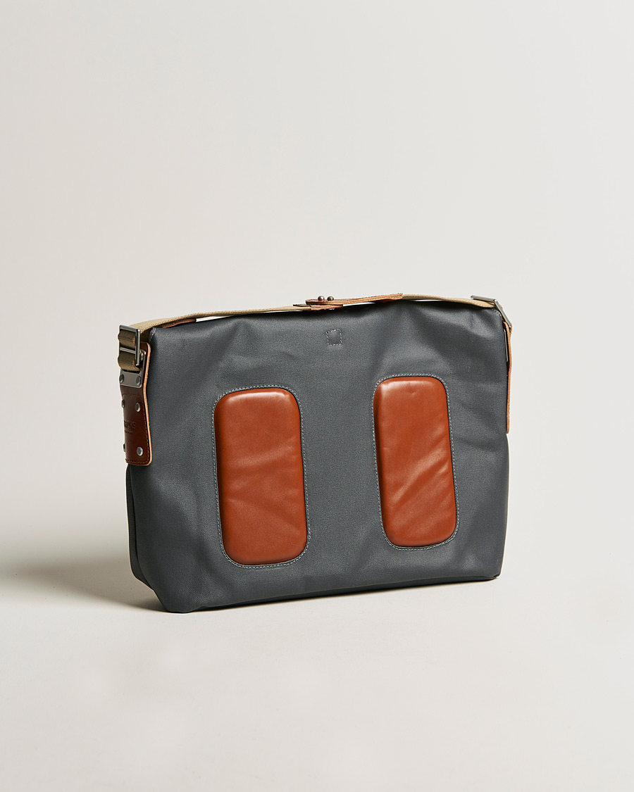 Herre | Brooks England Barbican Cotton Canvas 13L Shoulder Bag Grey | Brooks England | Barbican Cotton Canvas 13L Shoulder Bag Grey