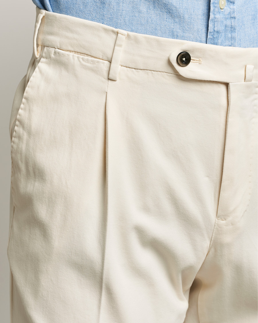 Herre |  | PT01 | Slim Fit Pleated Cotton Stretch Chinos Off White
