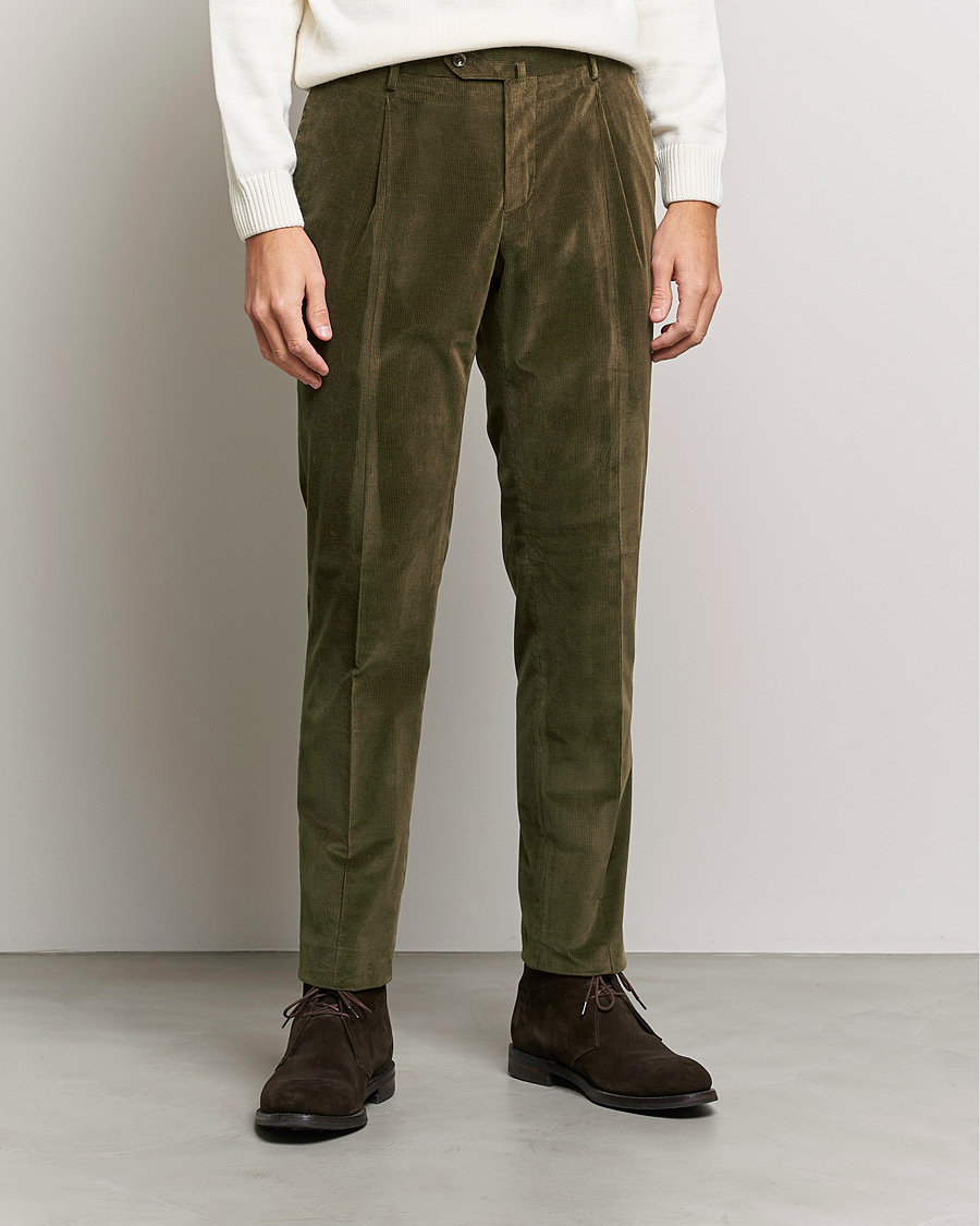 Herre | PT01 | PT01 | Slim Fit Pleated Corduroy Trousers Forest Green