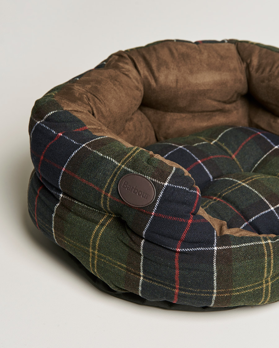 Herre | Barbour Lifestyle Luxury Dog Bed 24' Classic Tartan | Barbour Lifestyle | Luxury Dog Bed 24' Classic Tartan