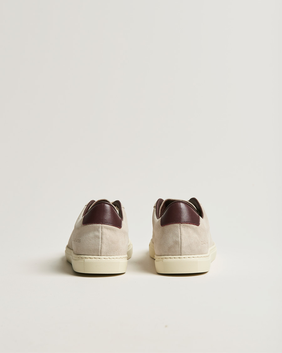 Herre | Common Projects Retro Low Suede Sneaker Off White/Red | Common Projects | Retro Low Suede Sneaker Off White/Red