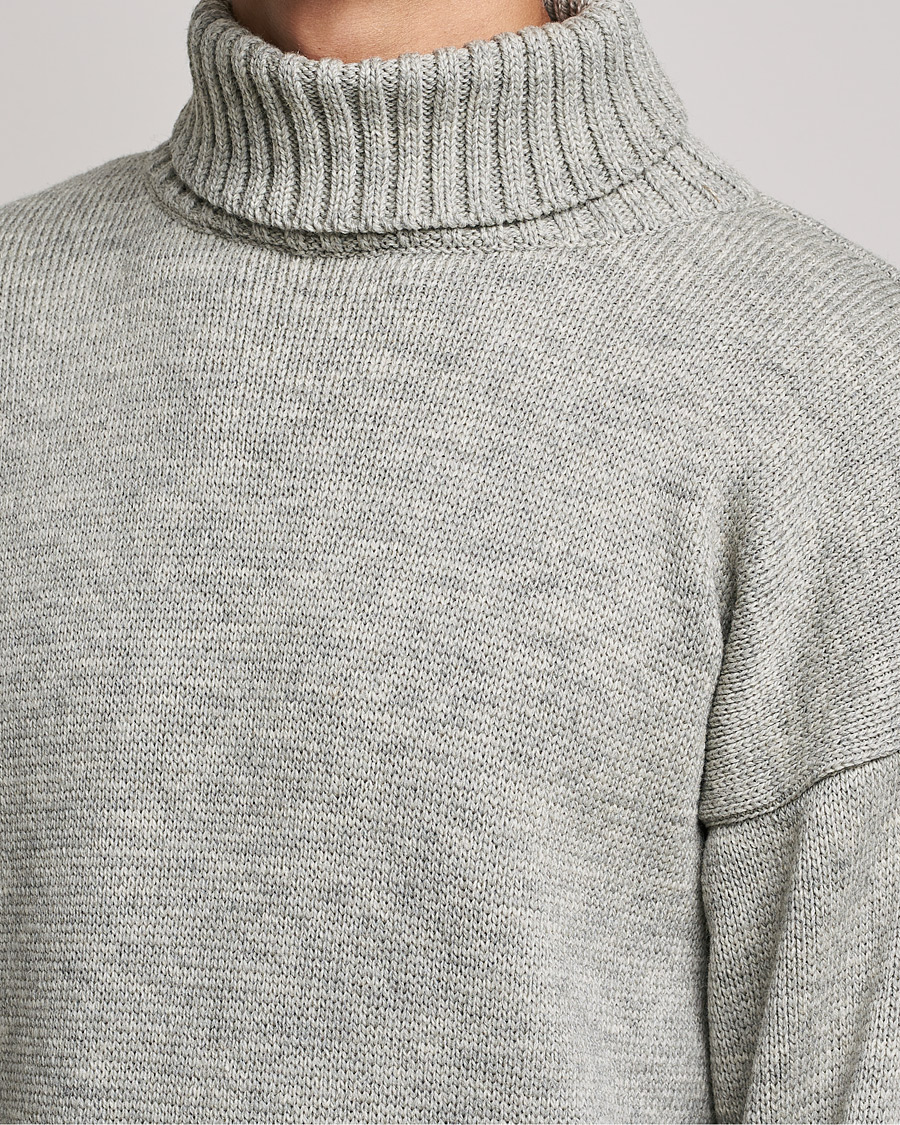 Herre | Gensere | Gloverall | Submariner Chunky Wool Roll Neck Light Grey