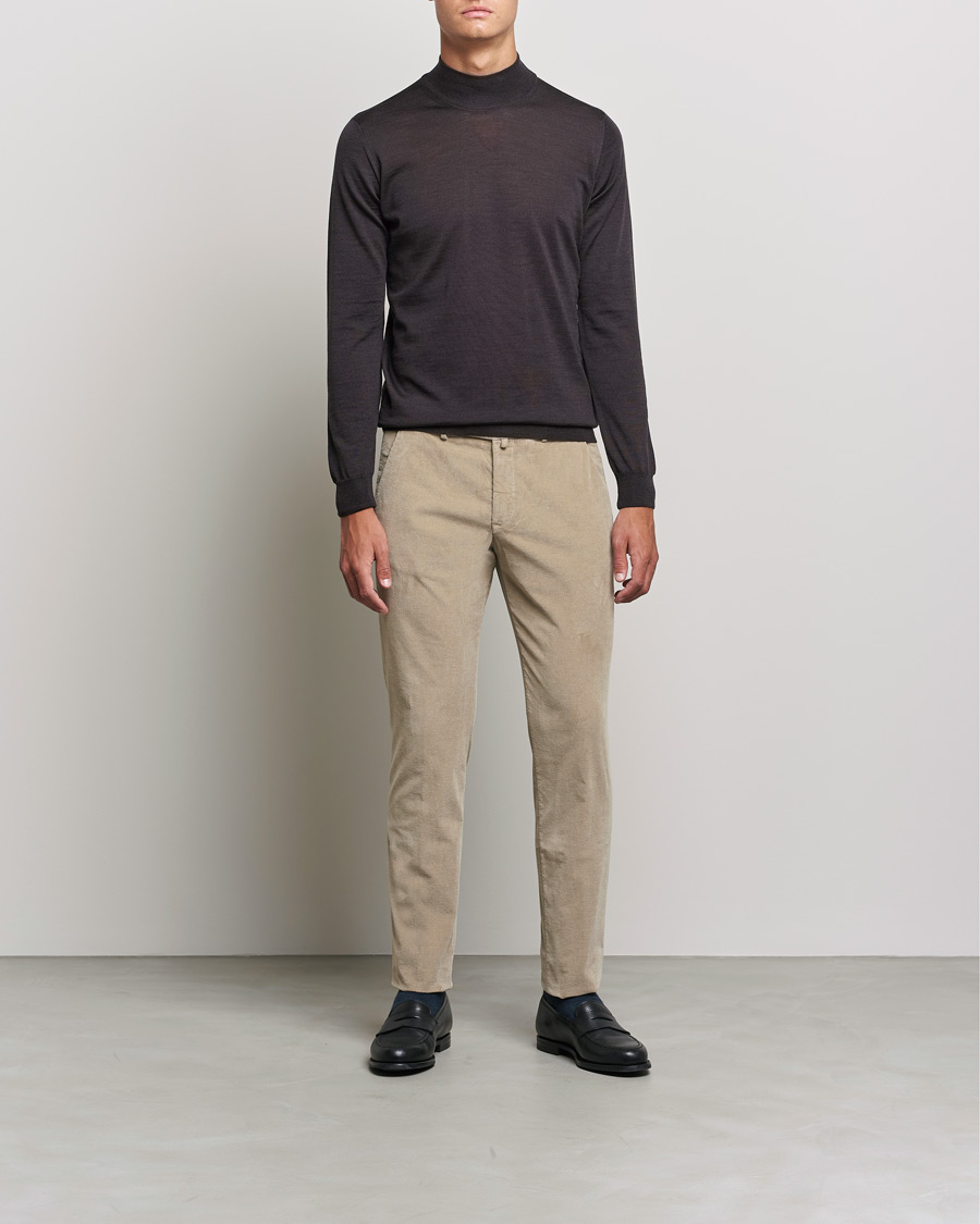 Herre | Gensere | Oscar Jacobson | Hilton Extrafine Merino Mock Neck Brown