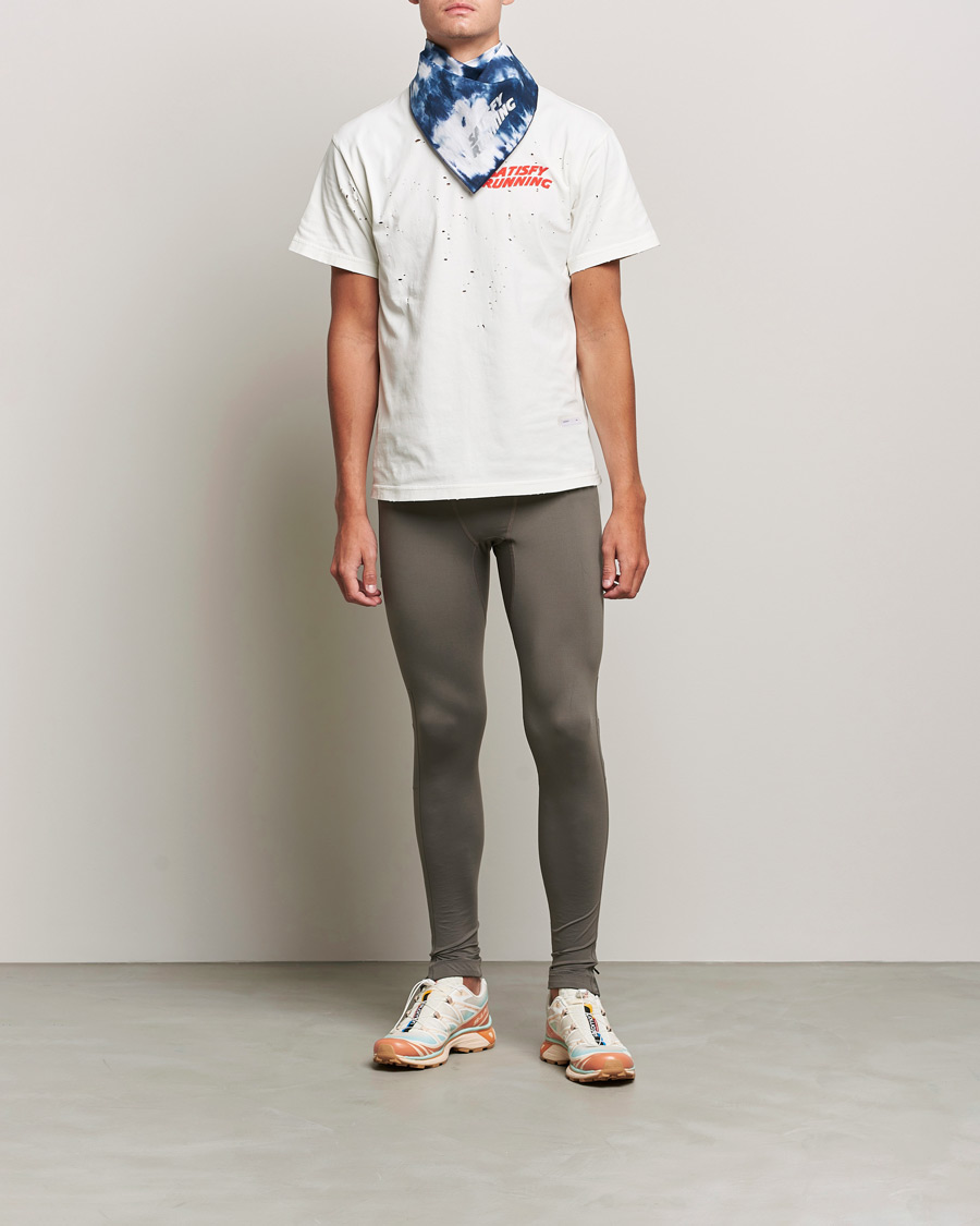 Herre | T-Shirts | Satisfy | MothTech Distressed T-Shirt Off White