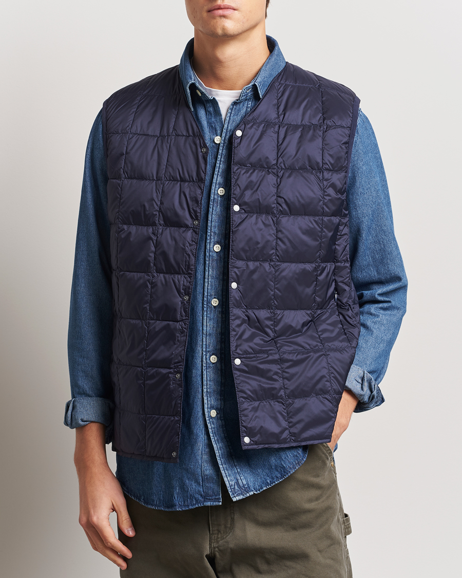 Herre | TAION | TAION | V-Neck Lightweight Down Vest Navy