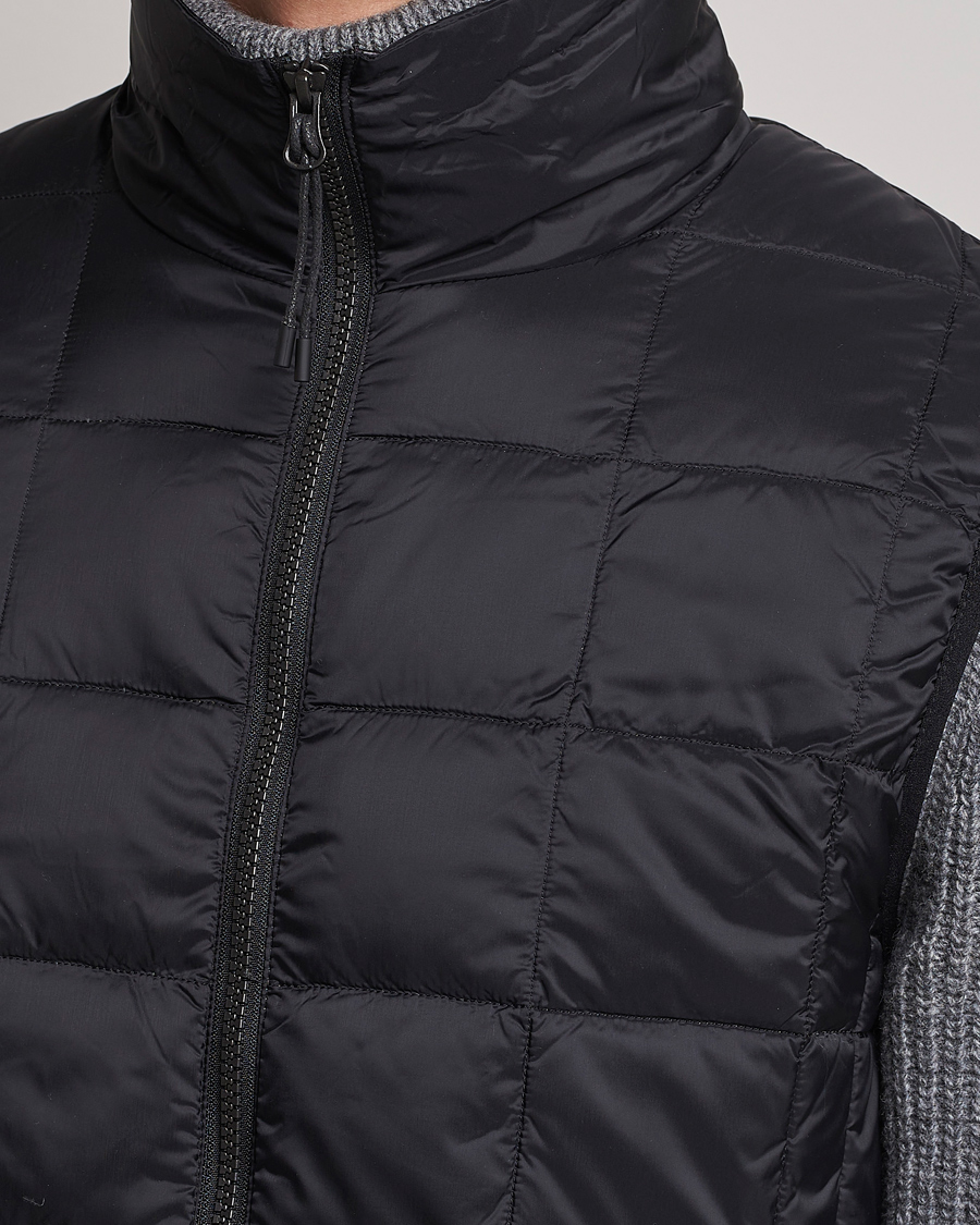 Herre | Jakker | TAION | High Neck Full Zip Lightweight Down Vest Black