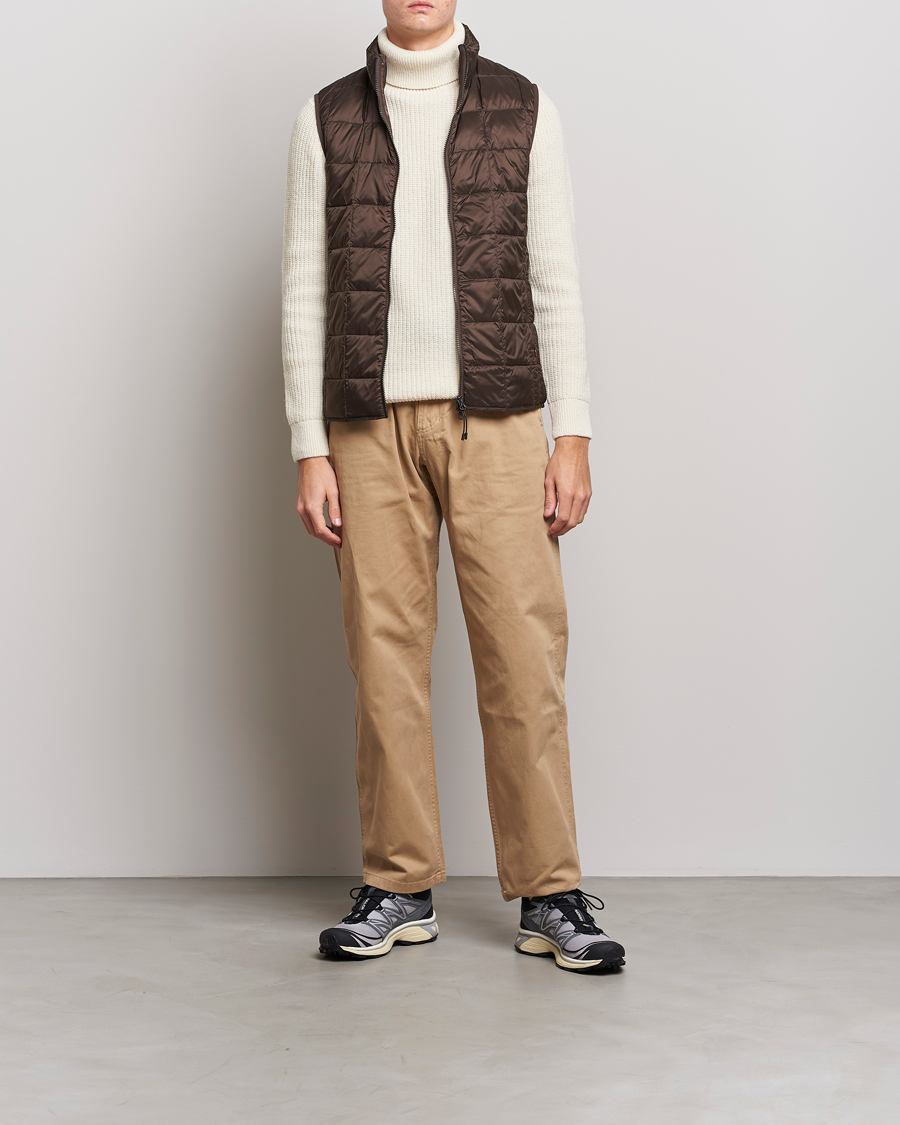Herre | Jakker | TAION | High Neck Full Zip Lightweight Down Vest Dark Choco