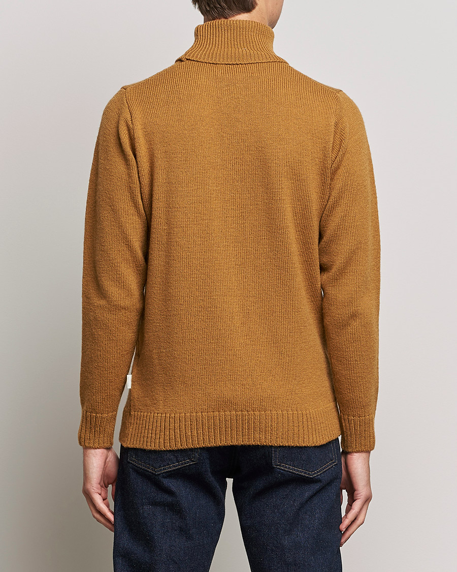 Herre | Gensere | Peregrine | Maker´s Stitch Merino Polo Wheat