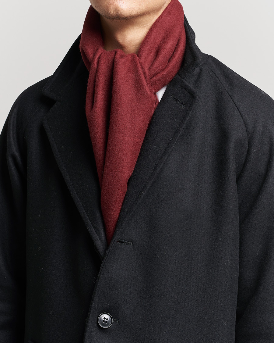 Herre | Skjerf | Begg & Co | Vier Lambswool/Cashmere Solid Scarf Wine
