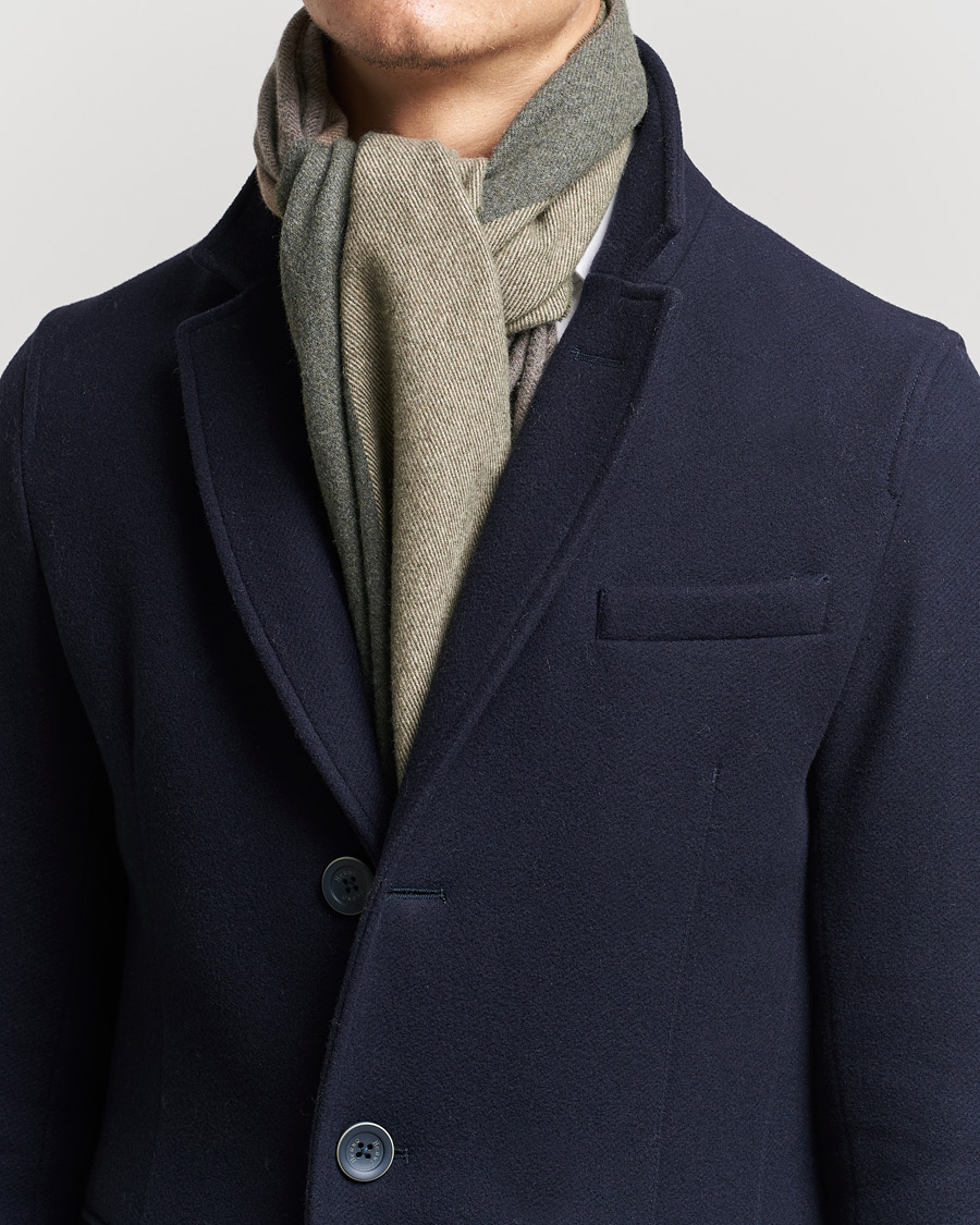 Herre | Begg & Co Brook Recycled Cashmere/Merino Scarf Dark Olive | Begg & Co | Brook Recycled Cashmere/Merino Scarf Dark Olive