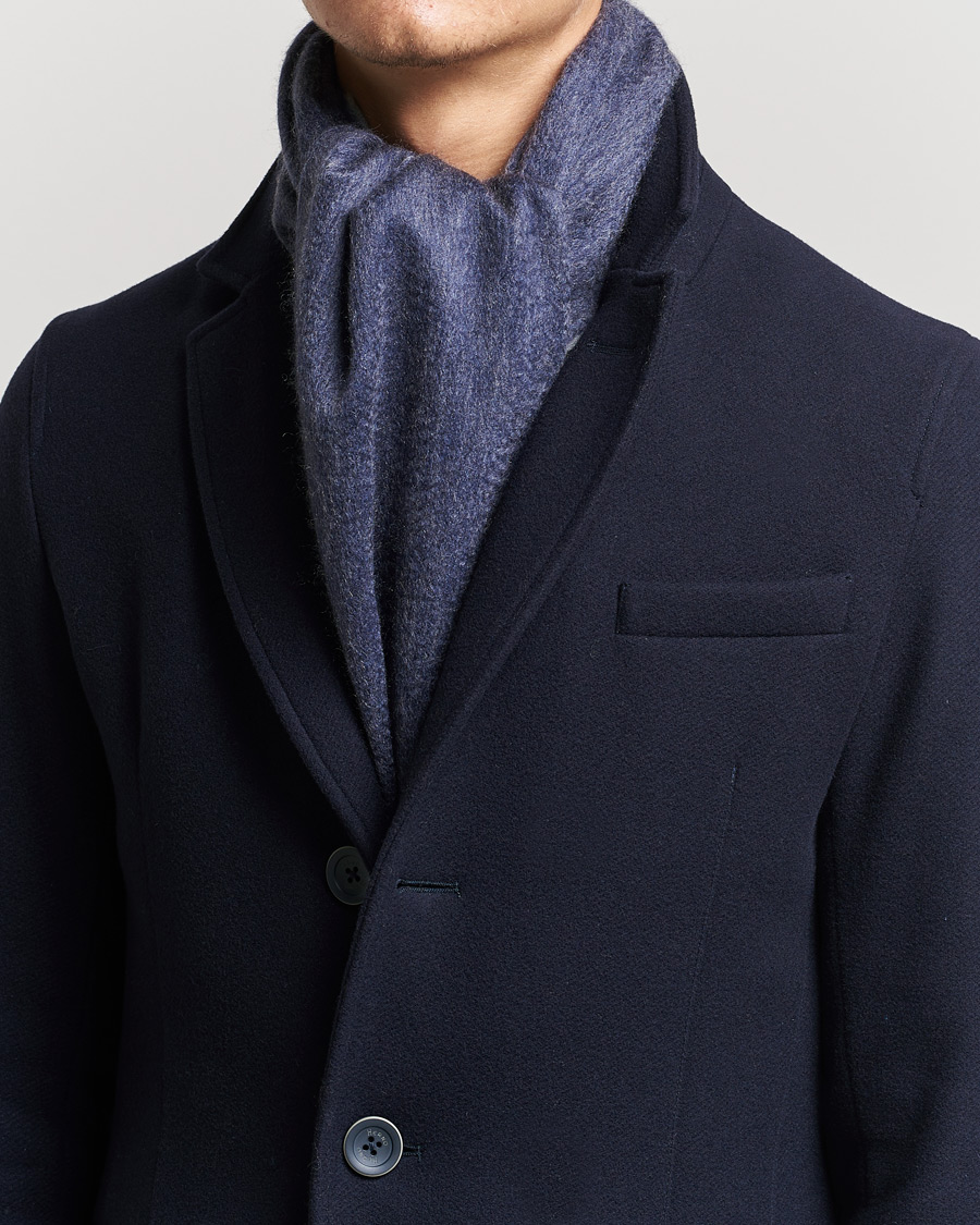 Herre | | Begg & Co | Arran Reversible Cashmere Scarf Navy/Grey