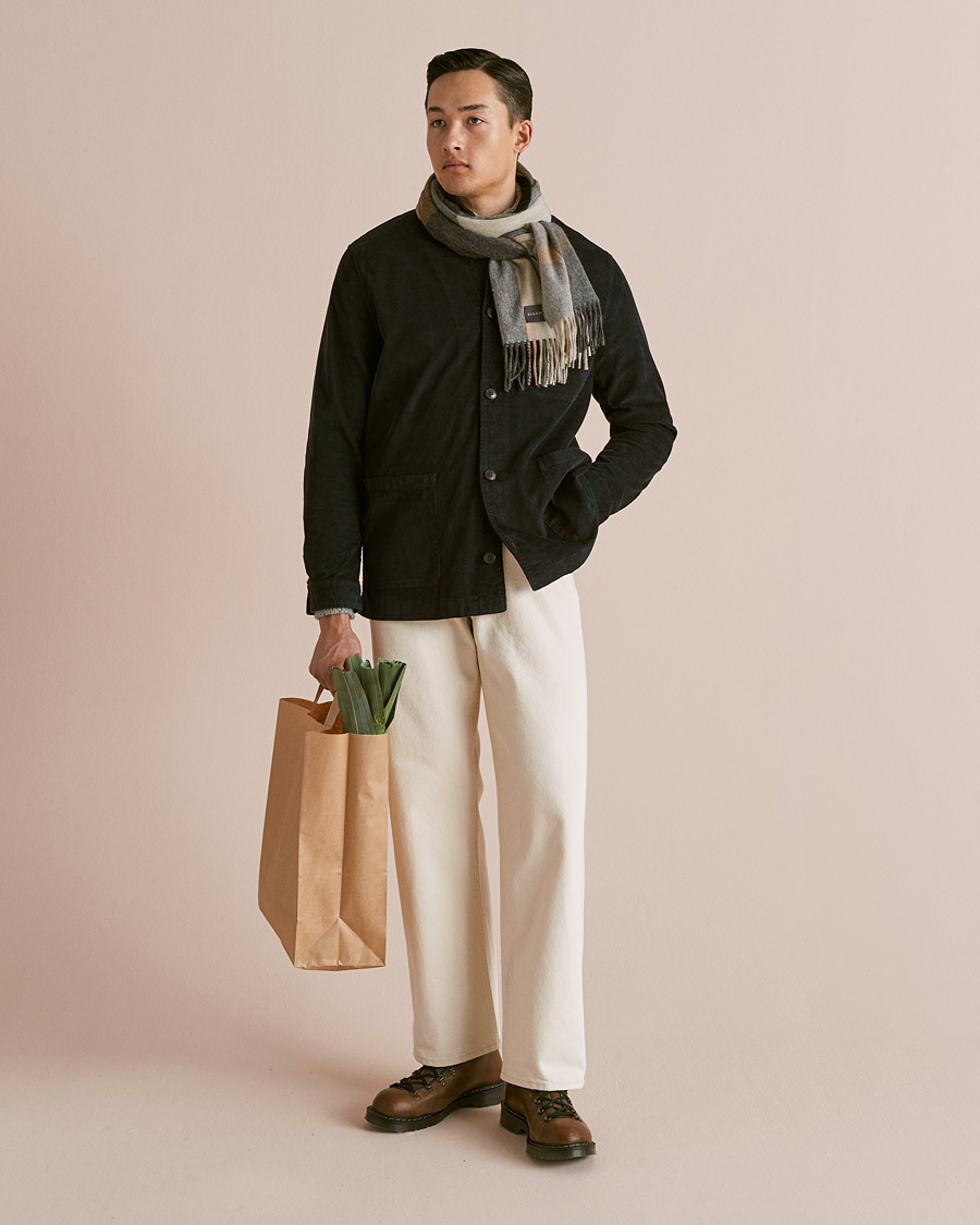 Herre | Begg & Co Arran Checked Cashmere Scarf Charcoal Camel | Begg & Co | Arran Checked Cashmere Scarf Charcoal Camel