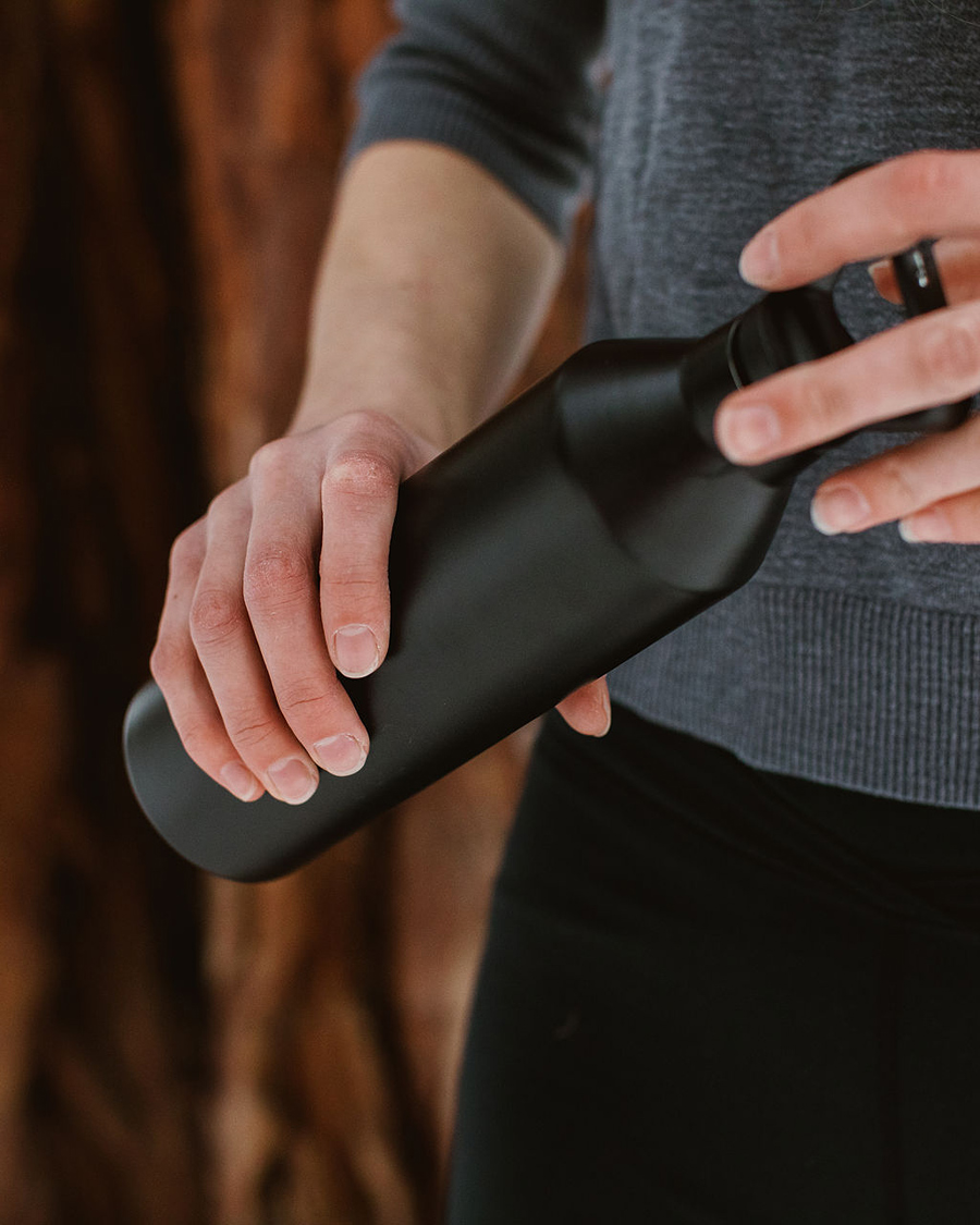 Men | Camping gear | MiiR | 23oz Narrow Bottle Black