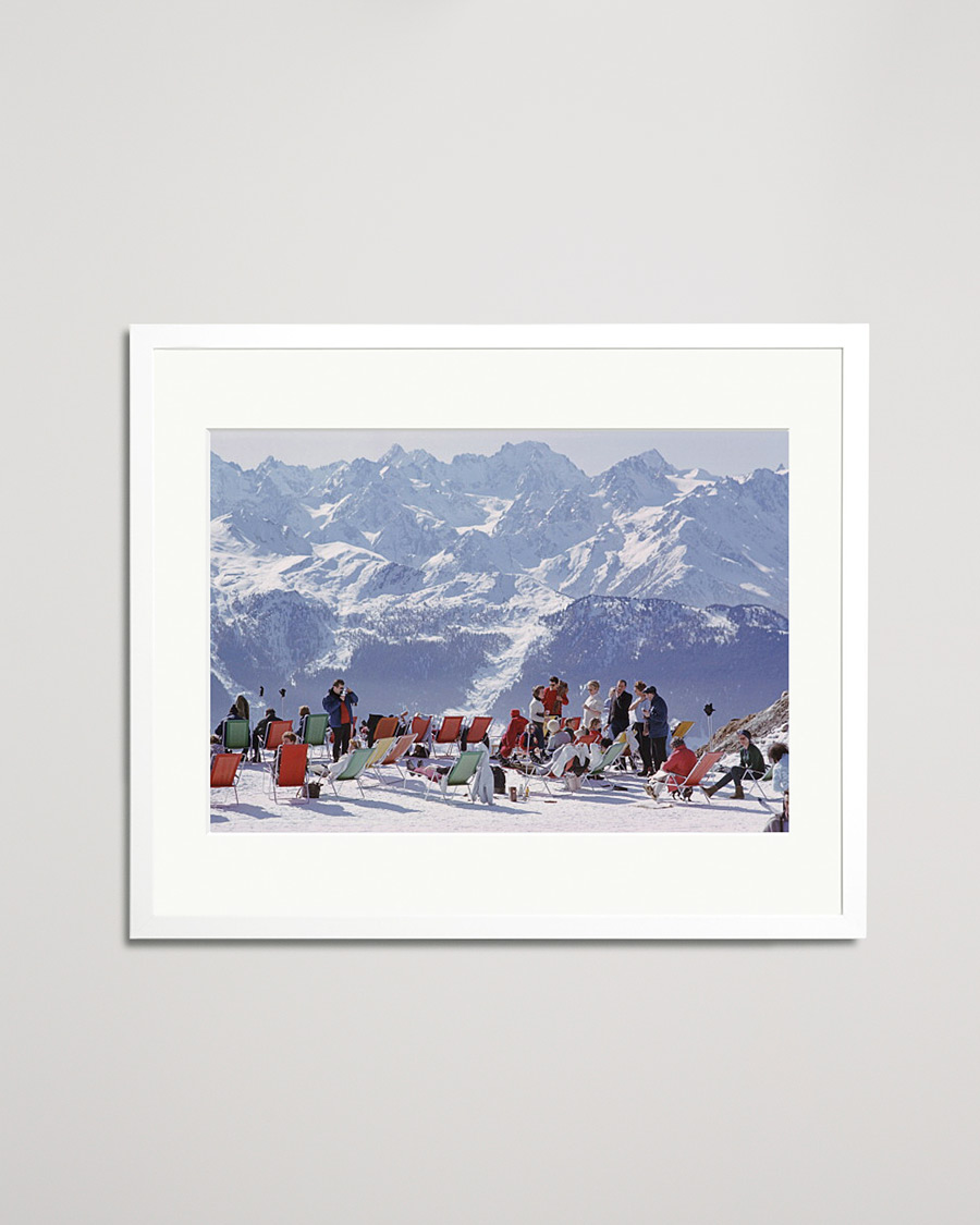 Herre | | Sonic Editions | Framed Slim Aarons Lounging in Verbier