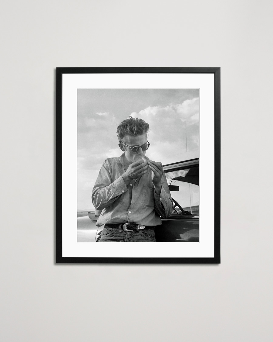 Herre | Bilder | Sonic Editions | Framed James Dean On Set 
