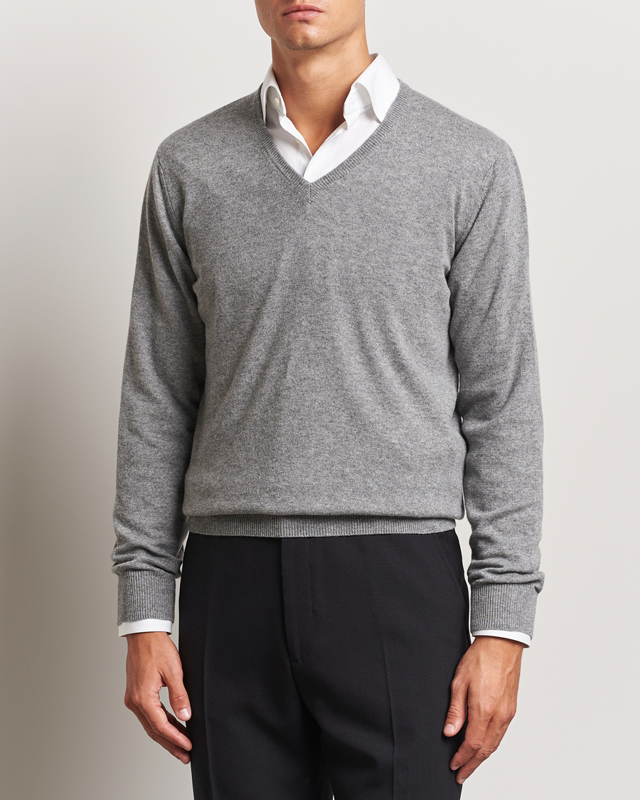 Herre | Avdelinger | Piacenza Cashmere | Cashmere V Neck Sweater Light Grey