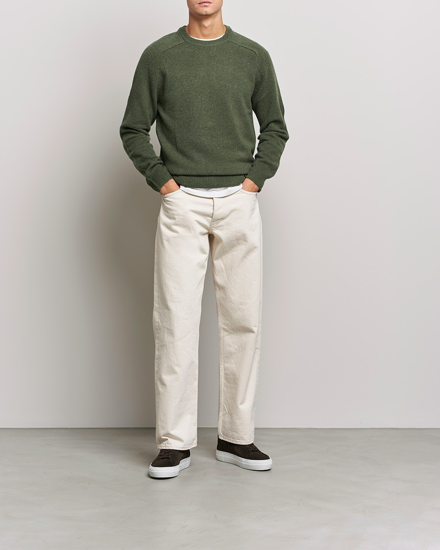 Herre | Business & Beyond | A Day's March | Brodick Lambswool Sweater Olive