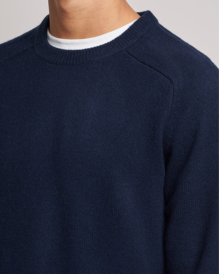 Herre | Gensere | A Day's March | Brodick Lambswool Sweater Navy