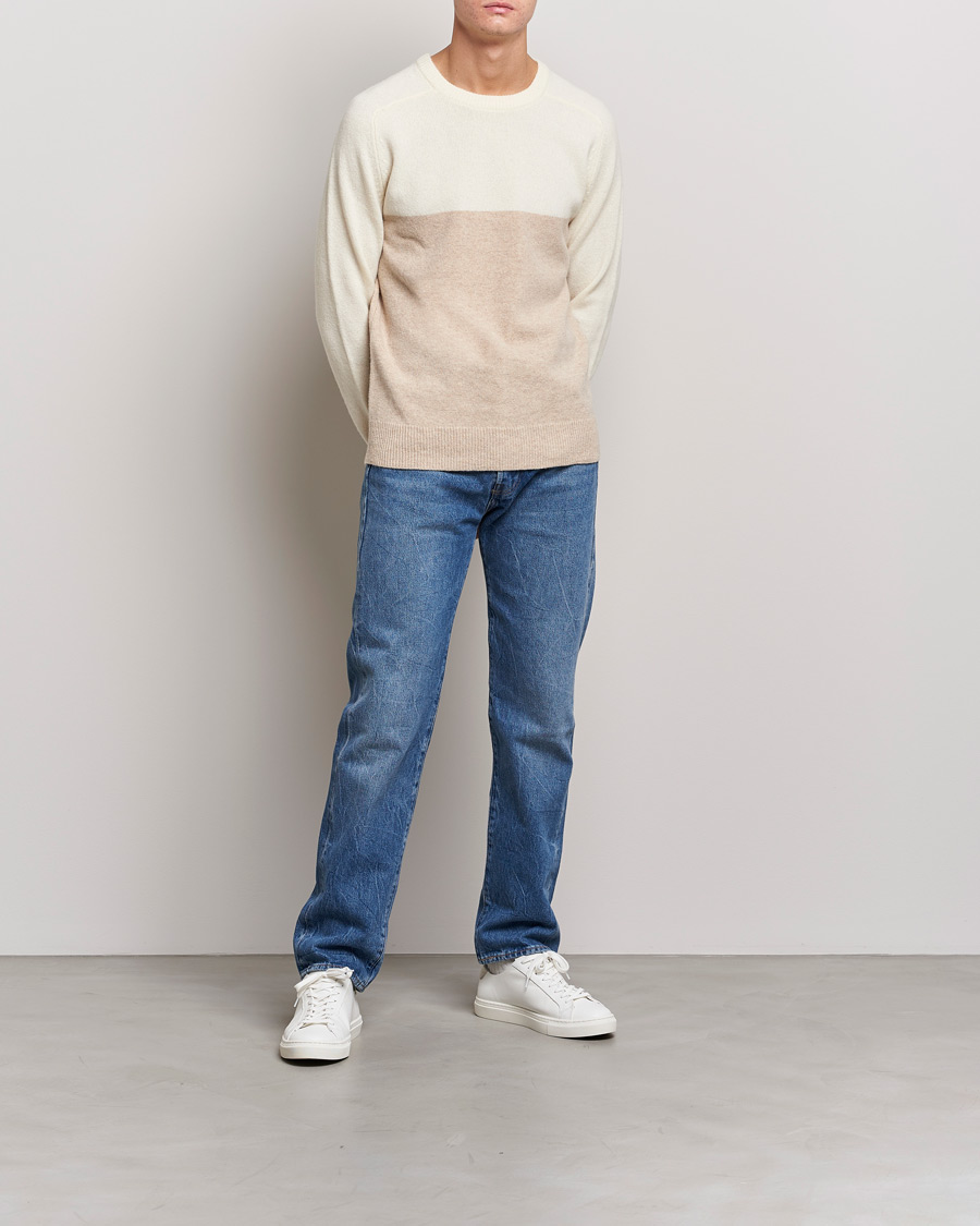 Herre | Gensere | A Day's March | Brodick Block Lambswool Sweater Sand/Off White