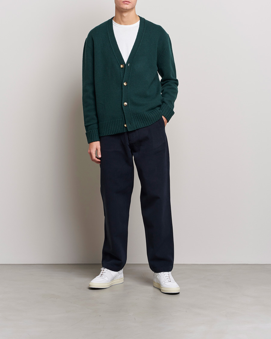 Herre | Business & Beyond | A Day's March | Snag Lambswool Cardigan Bottle Green