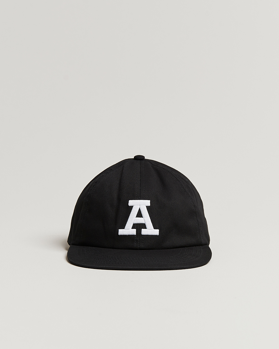 Herre | Axel Arigato Varsity A Flat Cap Black | Axel Arigato | Varsity A Flat Cap Black