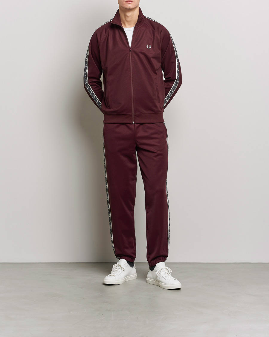 Herre | Joggebukser | Fred Perry | Taped Track Pants Oxblood