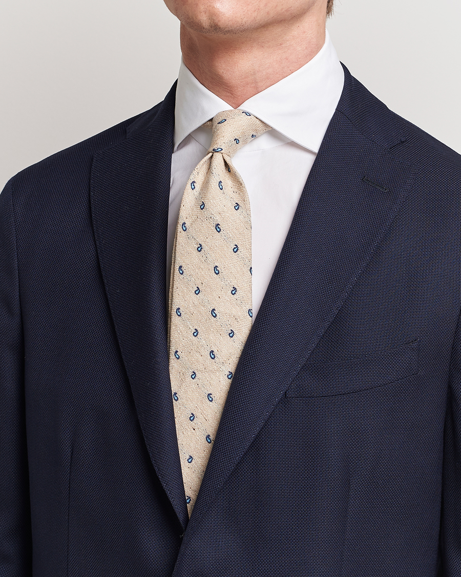Herre |  | Amanda Christensen | Silk/Linen/Cotton Paisley 8cm Tie Sand