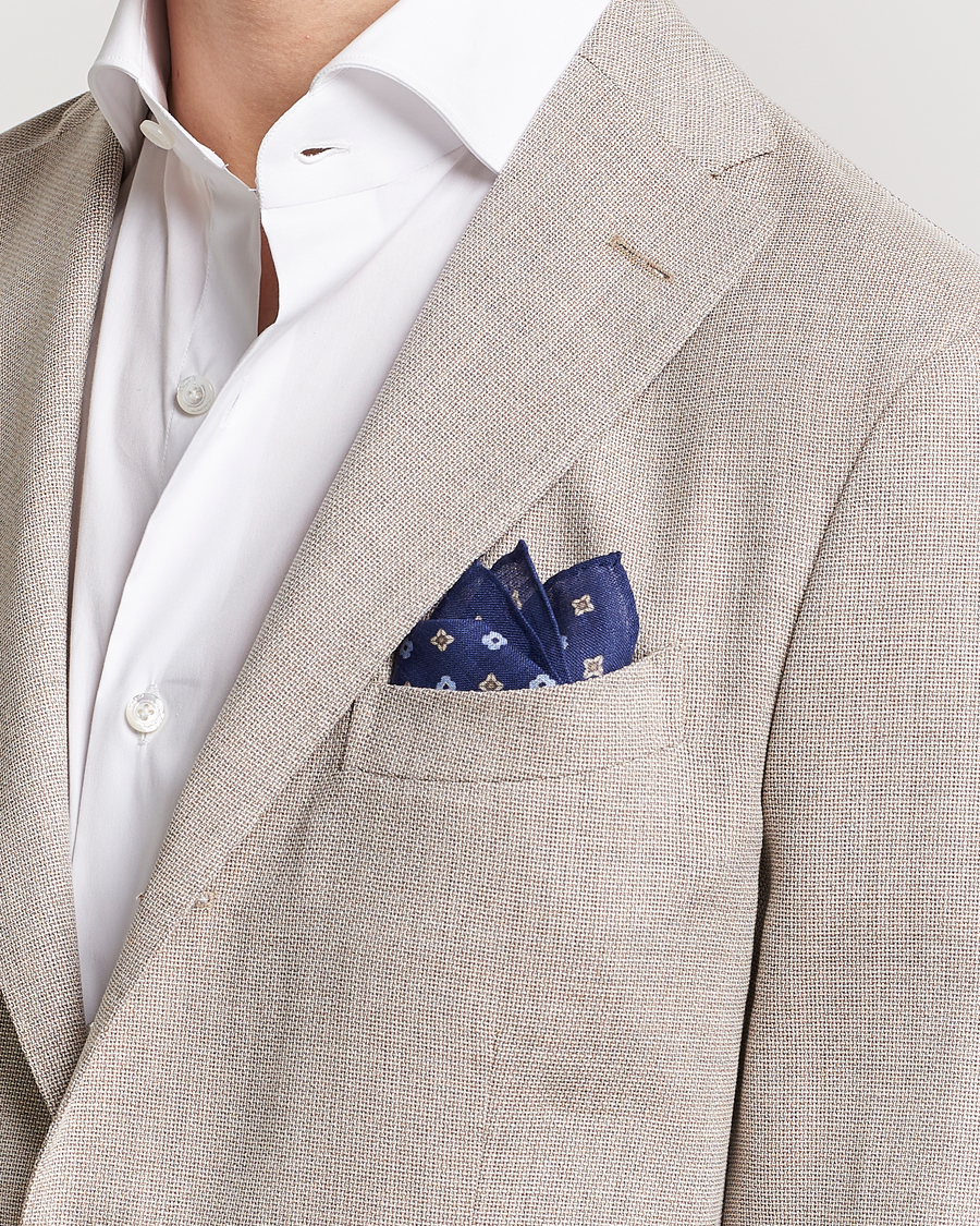 Herre |  | Amanda Christensen | Linen Printed Flower Pocket Square Navy