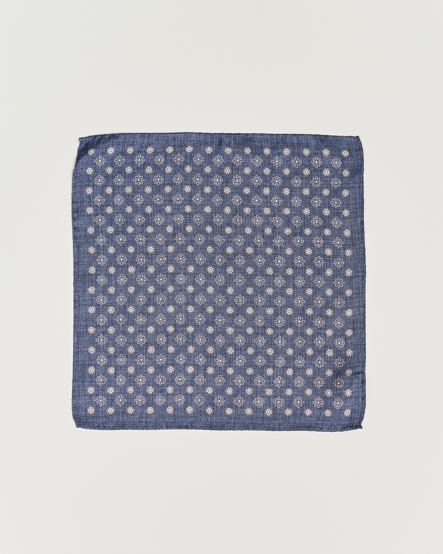 Herre | Amanda Christensen Silk Oxford Printed Flower Porcket Square Navy | Amanda Christensen | Silk Oxford Printed Flower Porcket Square Navy