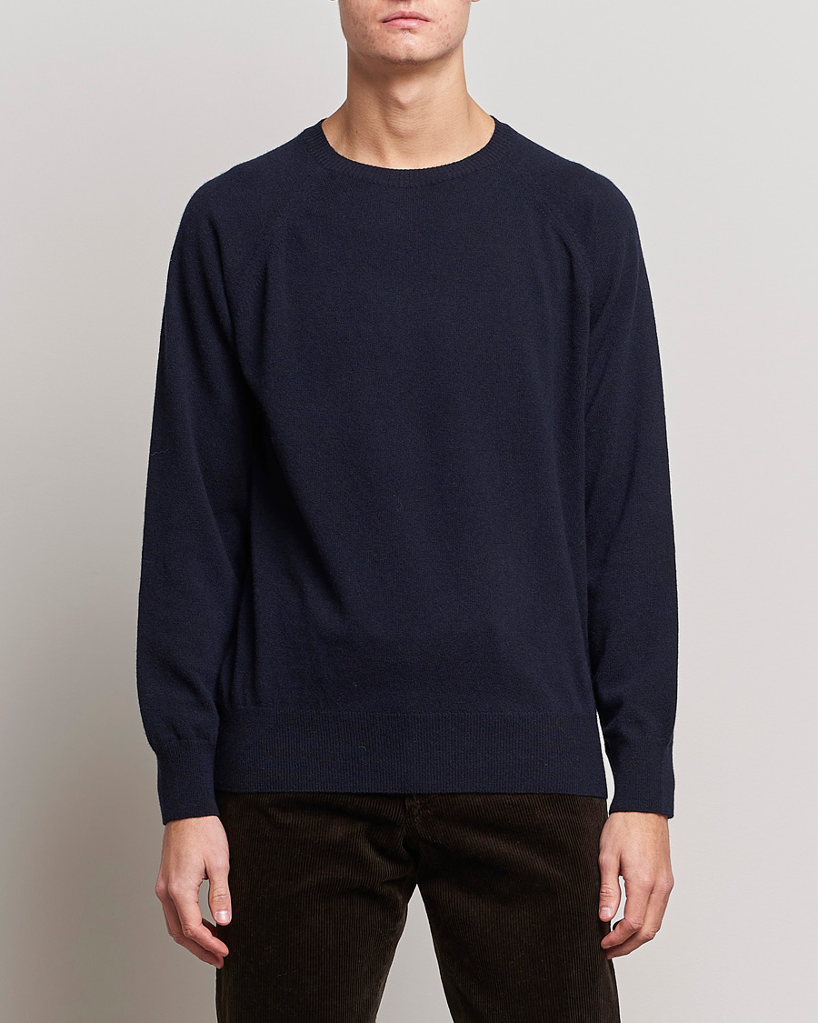 Herre | Gensere | Oscar Jacobson | Gustaf Lambswool Raglan Crew Neck Navy