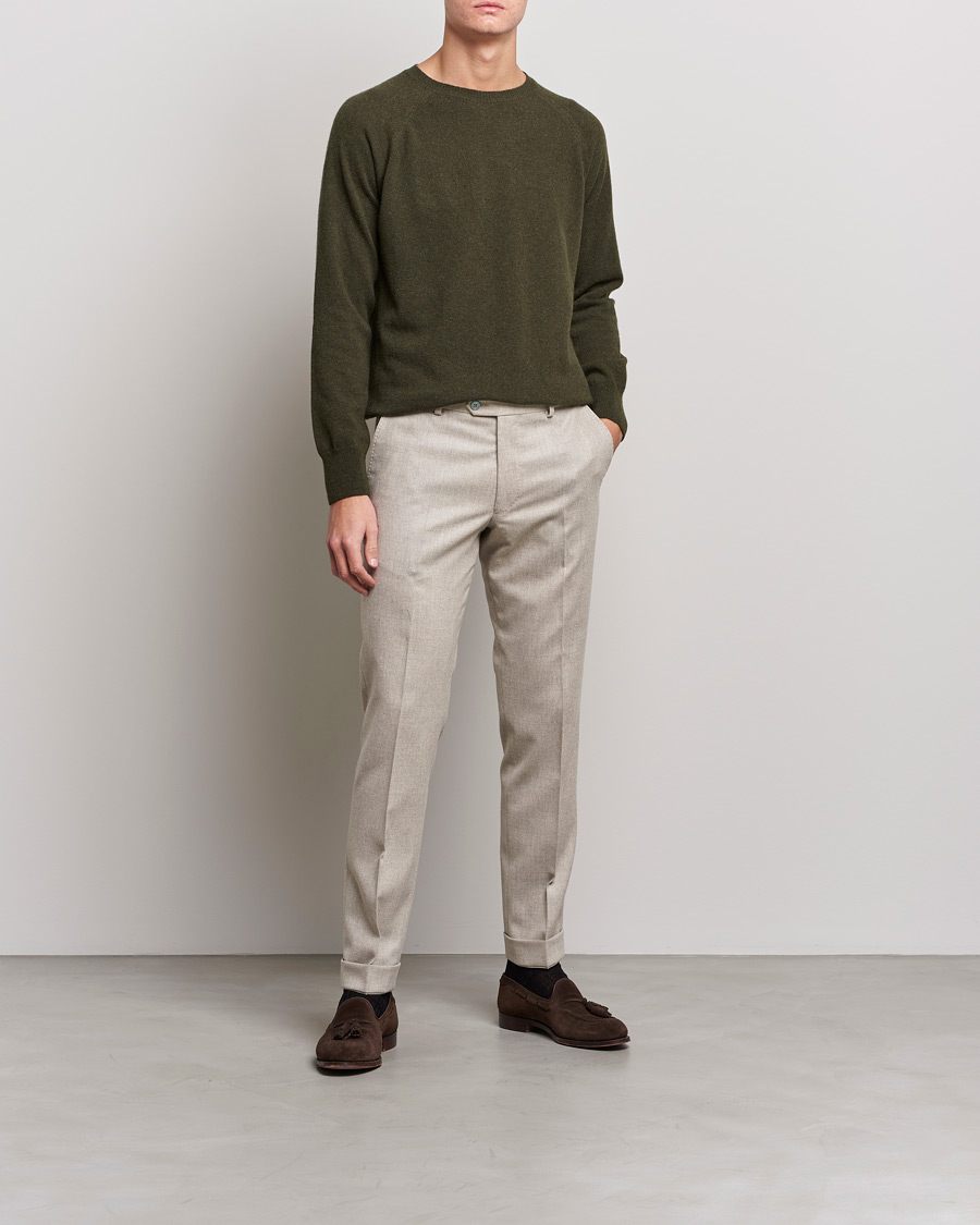 Herre | Gensere | Oscar Jacobson | Gustaf Lambswool Raglan Crew Neck Moss Green