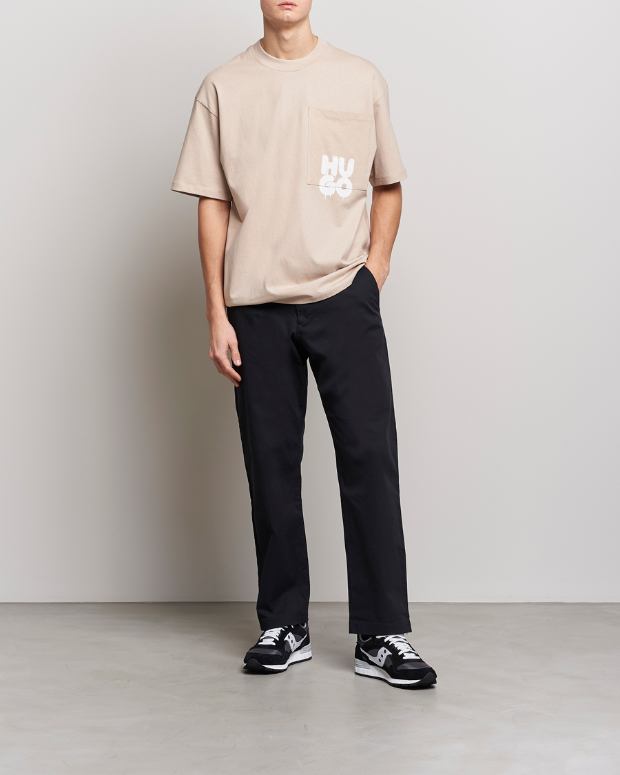 Herre | T-Shirts | HUGO | Dampato Logo Pocket Crew Neck T-Shirt Light Beige
