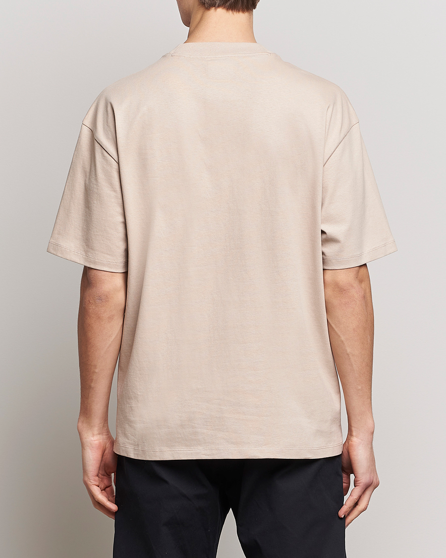 Herre | T-Shirts | HUGO | Dampato Logo Pocket Crew Neck T-Shirt Light Beige