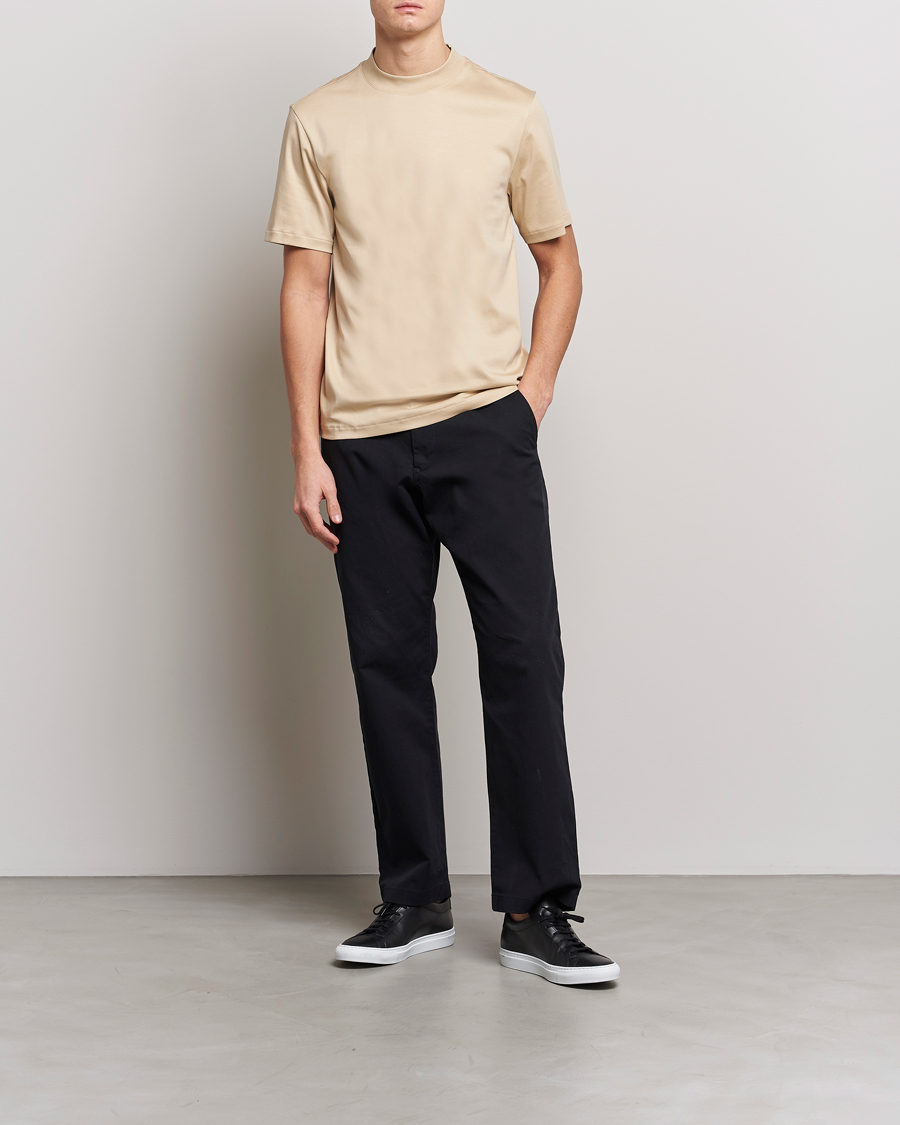 Herre | T-Shirts | J.Lindeberg | Ace Mock Neck Mercerized Cotton T-Shirt Safari Beige