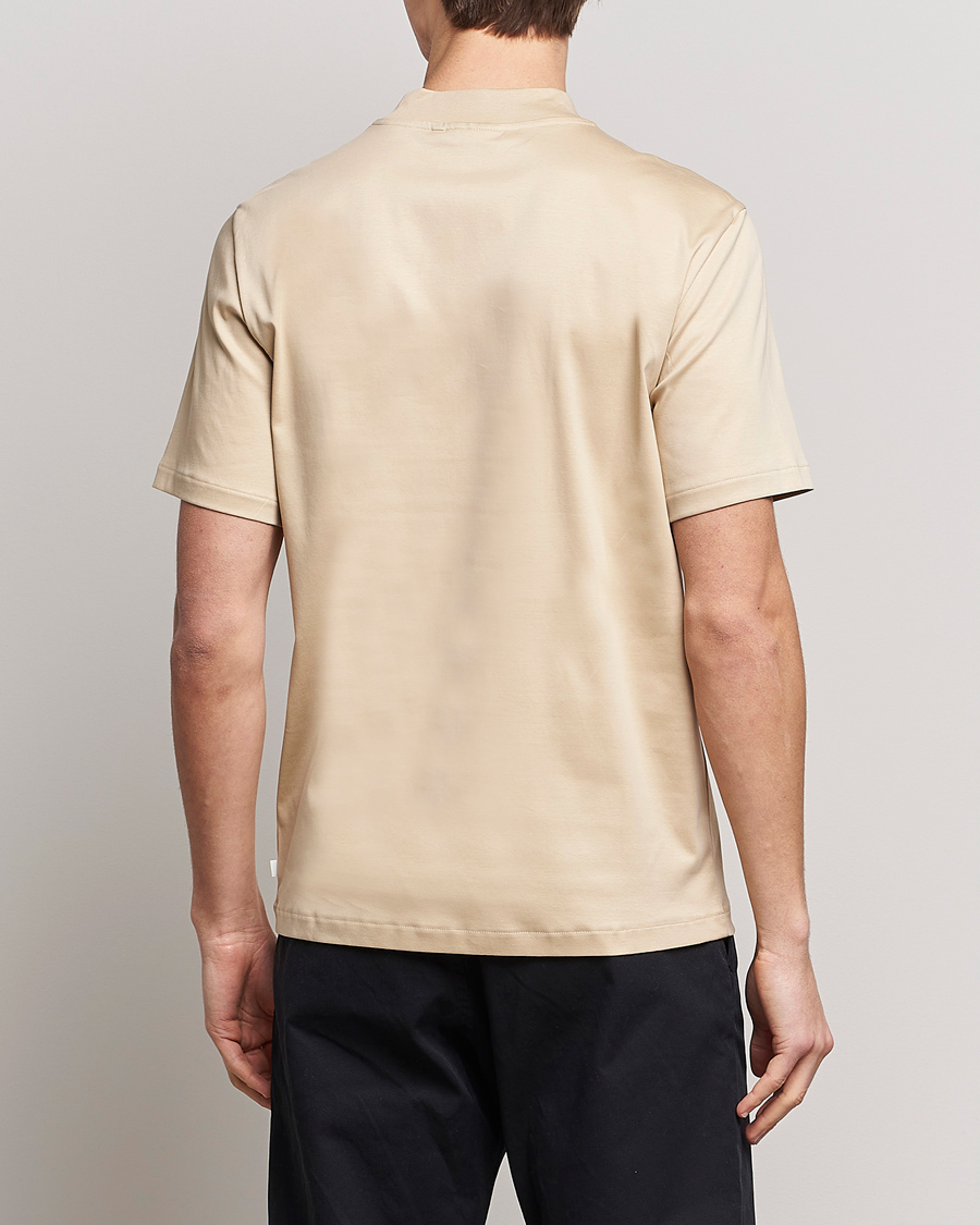 Herre | T-Shirts | J.Lindeberg | Ace Mock Neck Mercerized Cotton T-Shirt Safari Beige