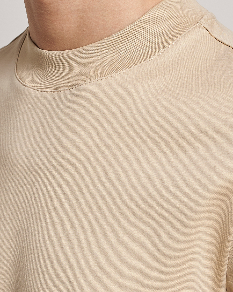 Herre | T-Shirts | J.Lindeberg | Ace Mock Neck Mercerized Cotton T-Shirt Safari Beige