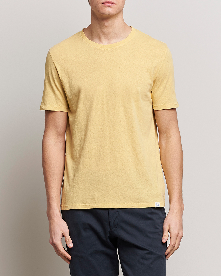 Herre | T-Shirts | Merz b. Schwanen | Organic Cotton Washed Crew Neck T-Shirt Yellow