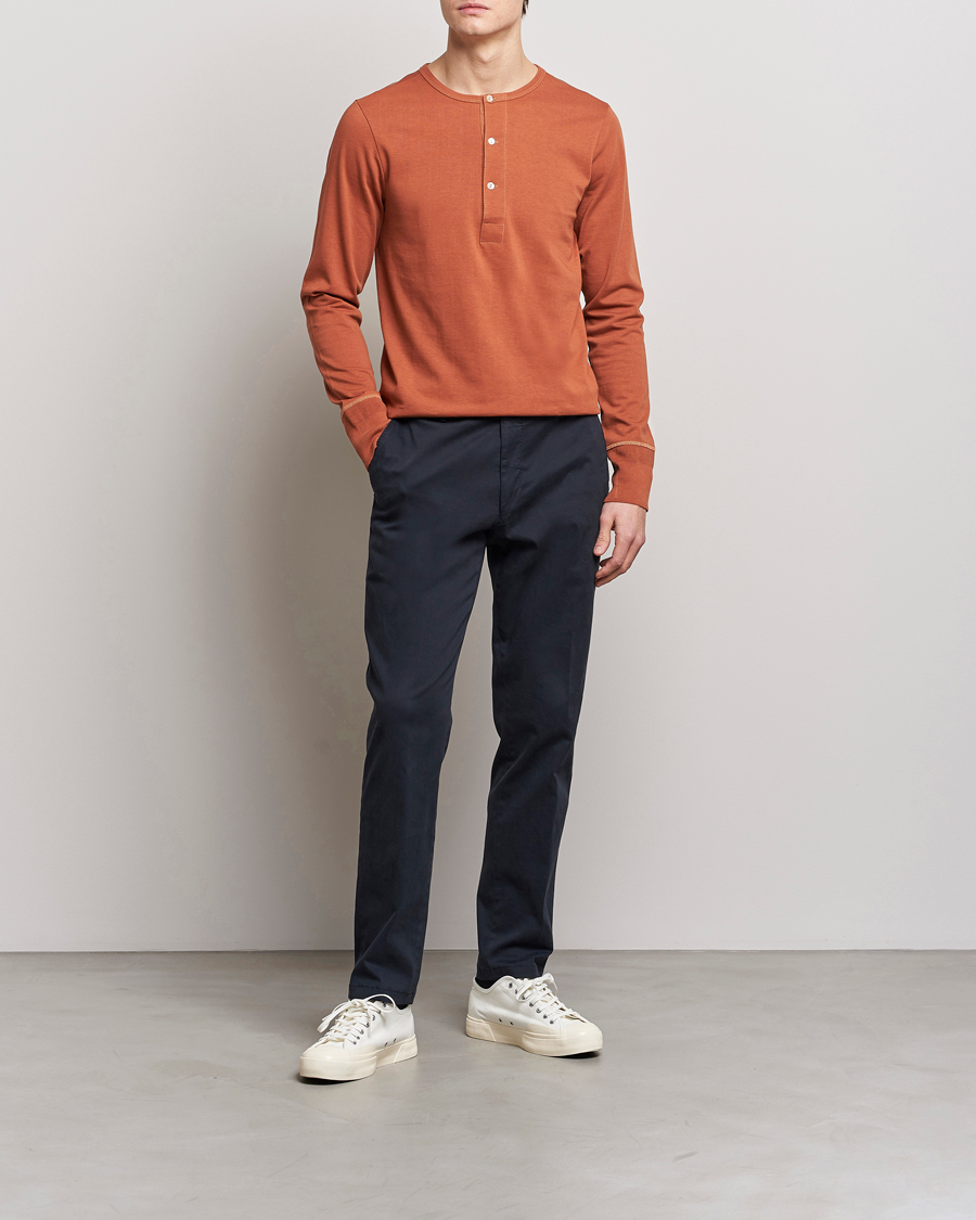 Herre | Gensere | Merz b. Schwanen | Classic Organic Cotton Henley Sweater Sierra Red
