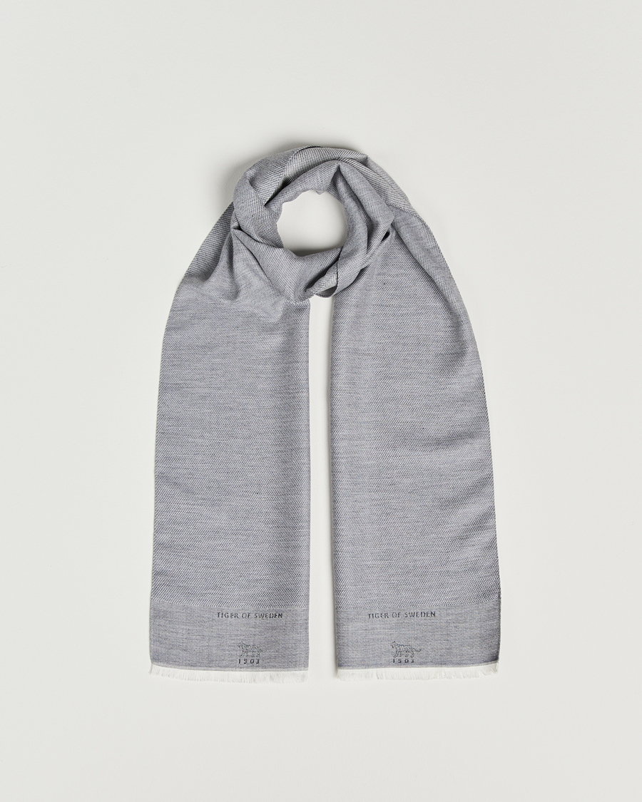 Herre | Tiger of Sweden Salvor Wool Silk Scarf Grey Shadow | Tiger of Sweden | Salvor Wool Silk Scarf Grey Shadow