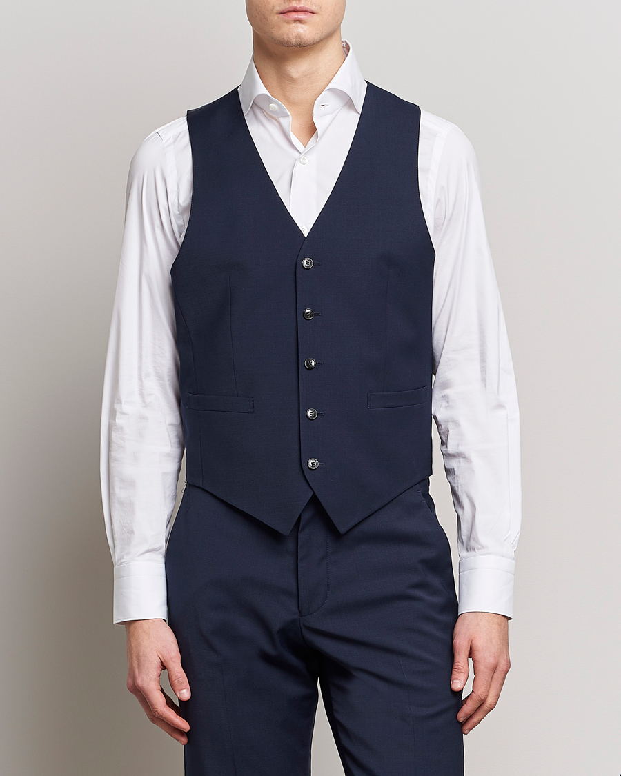 Herr | Kavajer | Tiger of Sweden | Wayde Wool Travel Waistcoat Royal Blue