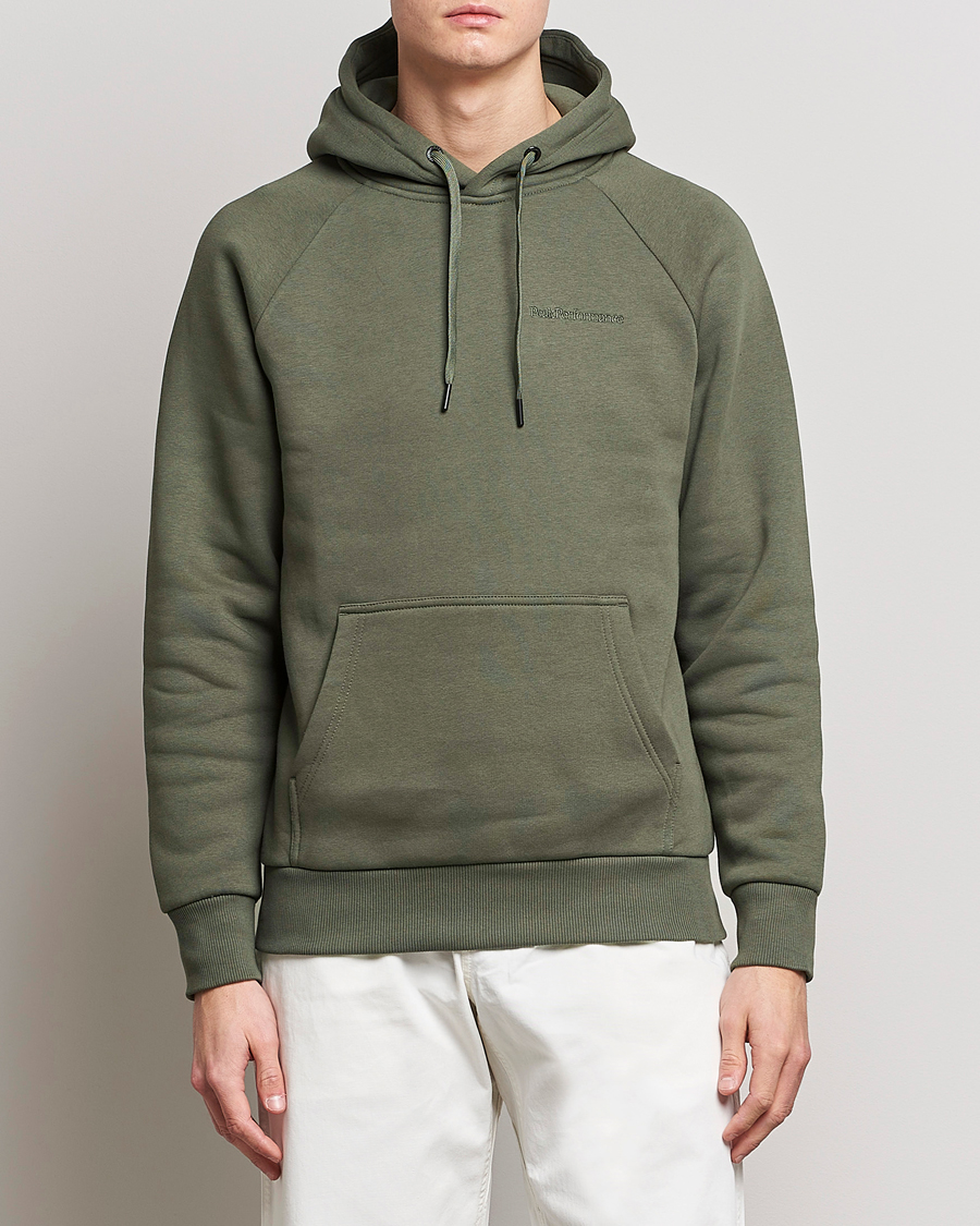 Herre | Gensere | Peak Performance | Original Small Logo Hood Pine Needel