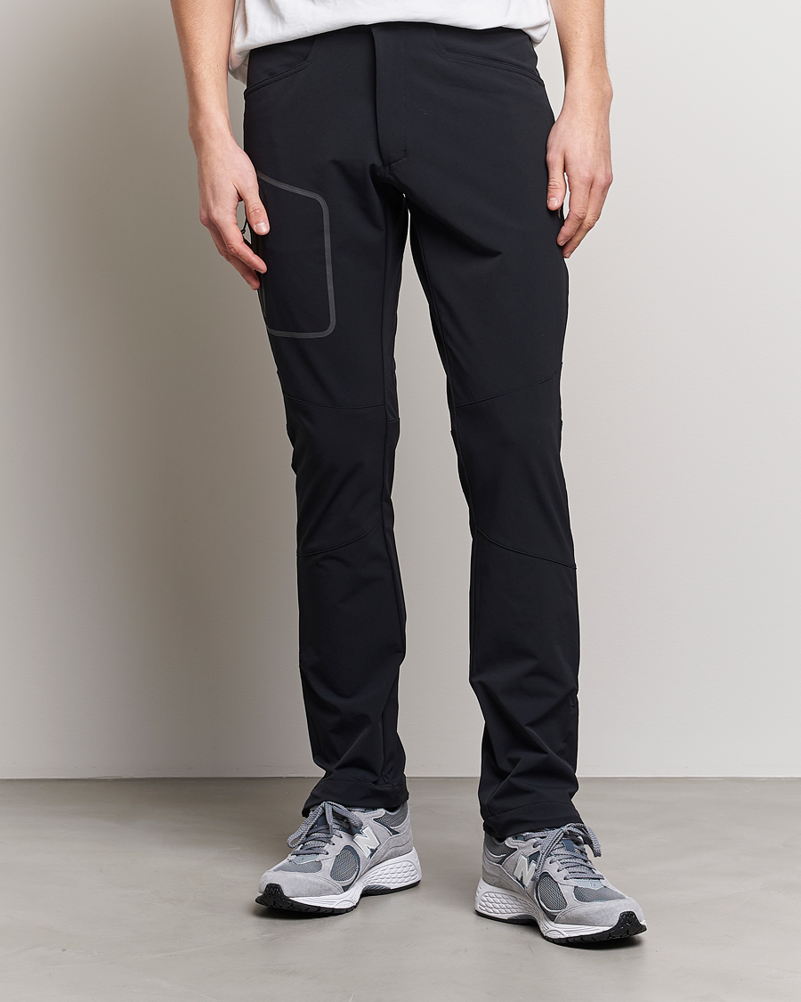 Herre | Funksjonelle bukser | Peak Performance | Tech Light Woven Scale Pants Black